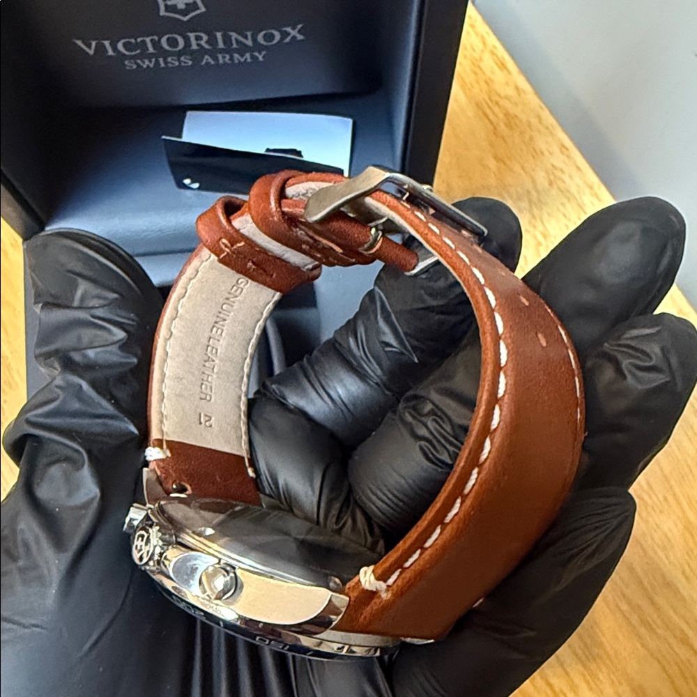 Victorinox FIELDFORCE CHRONO Watch - Picture 11 of 17